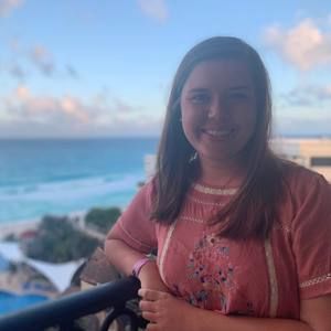 Meet your Posher, Caitlin